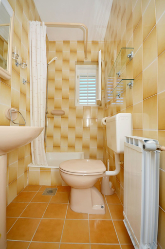Bathroom 3, Apartments and Rooms Nada, Novalja