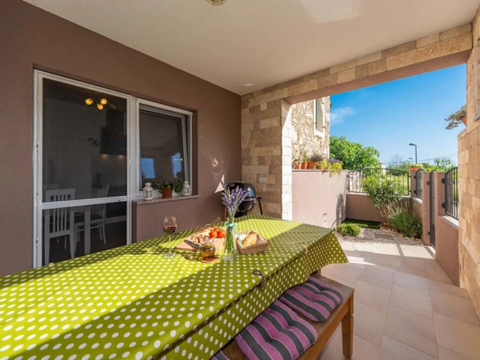 Terrace/patio 5, House Ruza, Privlaka