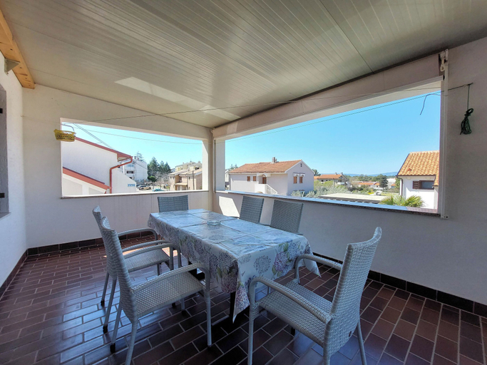 Others 5, Apartment Neda, Punat