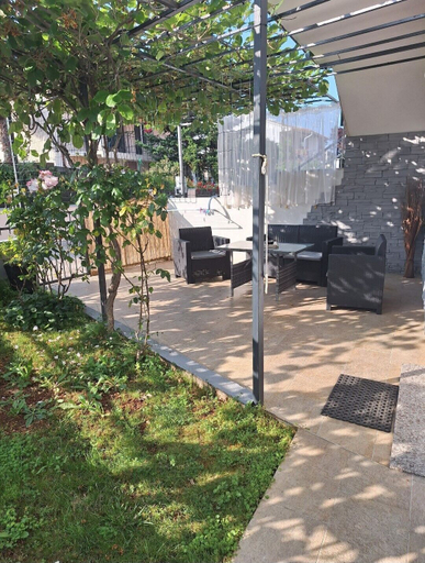 Others 5, Apartments Pintar, Novigrad
