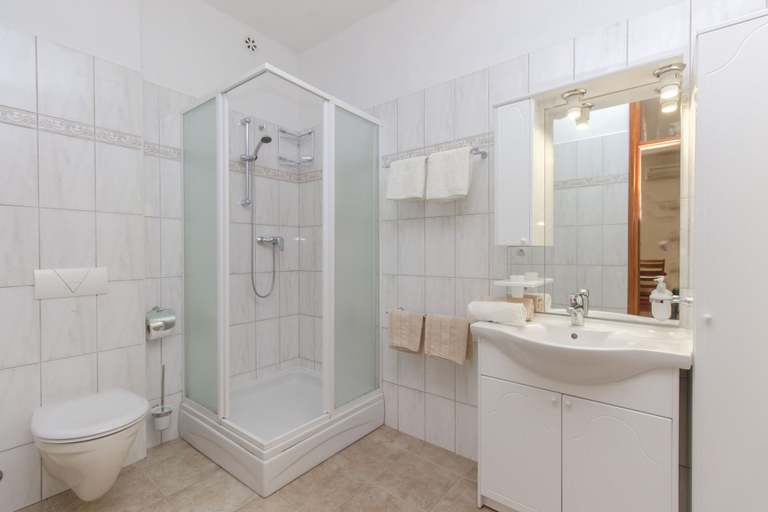 Bathroom 3, Apartments Konta City Center, Vodice