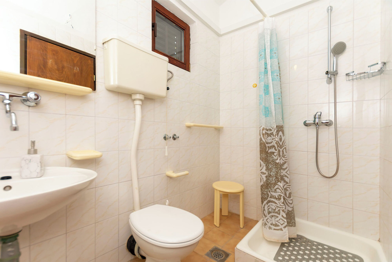 Bathroom 4, Apartments Marija, Okrug
