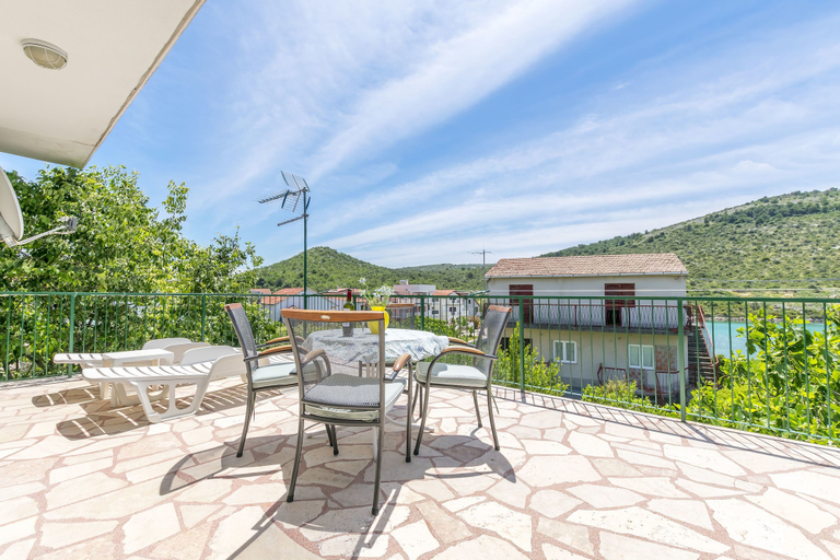 Others 5, House Suncani Dvori, Rogoznica