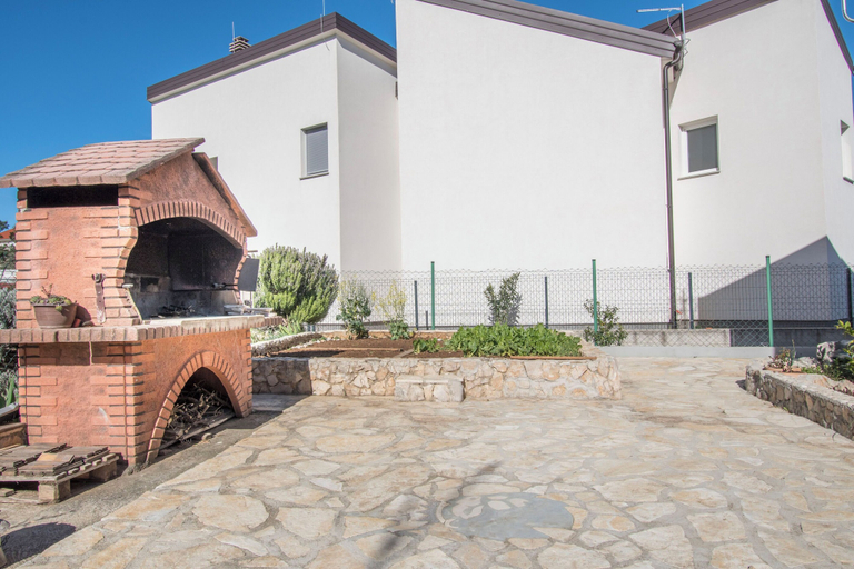 BBQ/picnic area 3, Apartment Marasovic, Pirovac