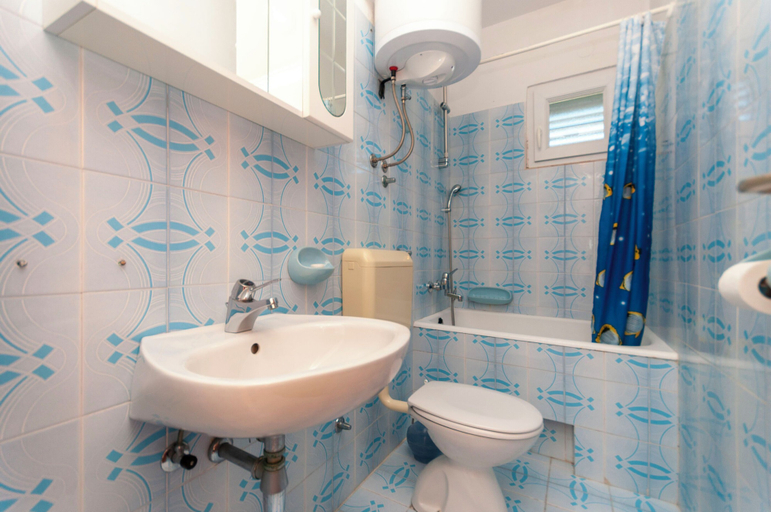 Bathroom 3, Apartments Blazenka, Omiš