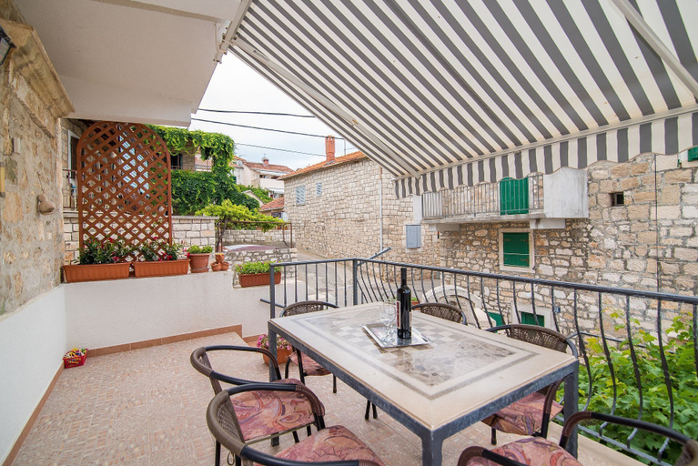Others 4, Apartment Sea Stone, Postira