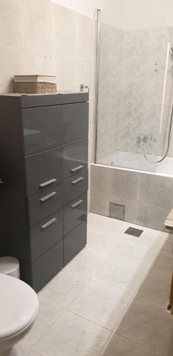 Bathroom 4, Apartments Nives, Okrug