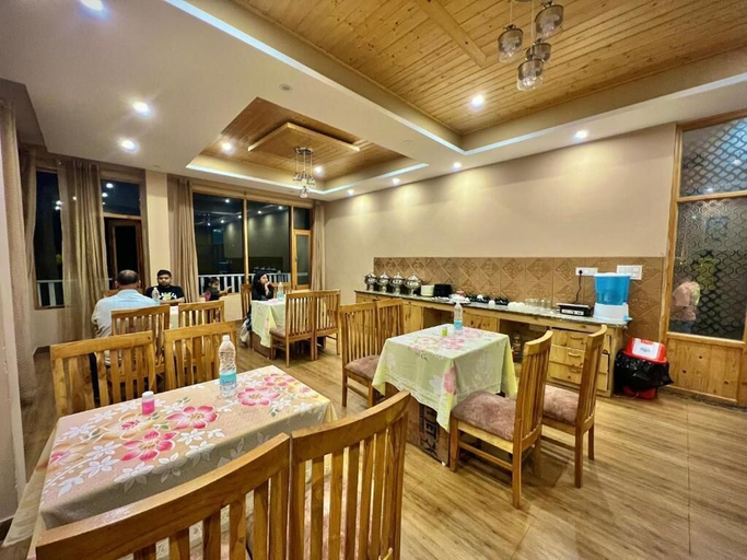 Restaurant 5, The Urban Retreat, Kullu