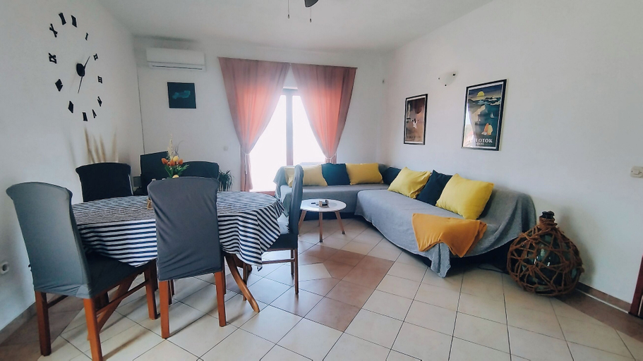 Living area 3, Apartments Grbac Veli Rat-seaside, Sali