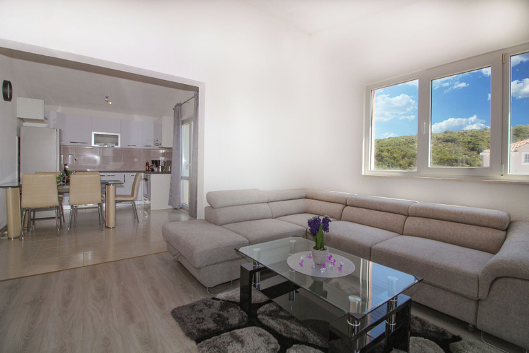 Others 5, Apartment Conte Cikara, Primošten