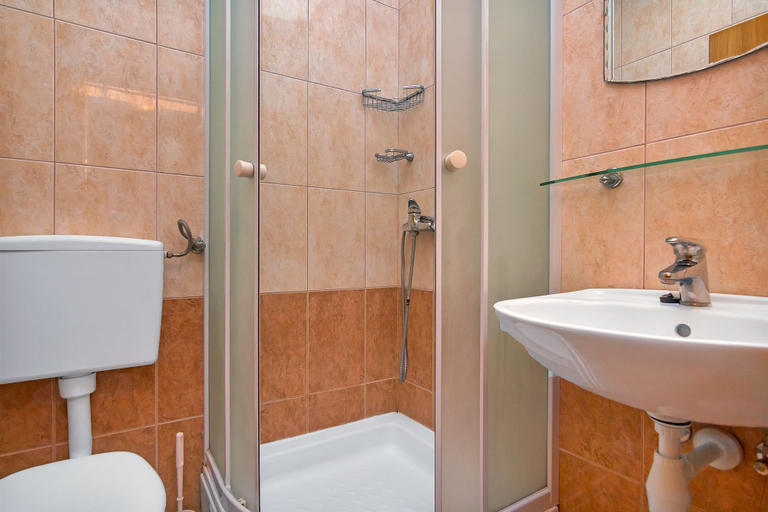 Bathroom 4, Apartment and Rooms Nikola, Jelsa