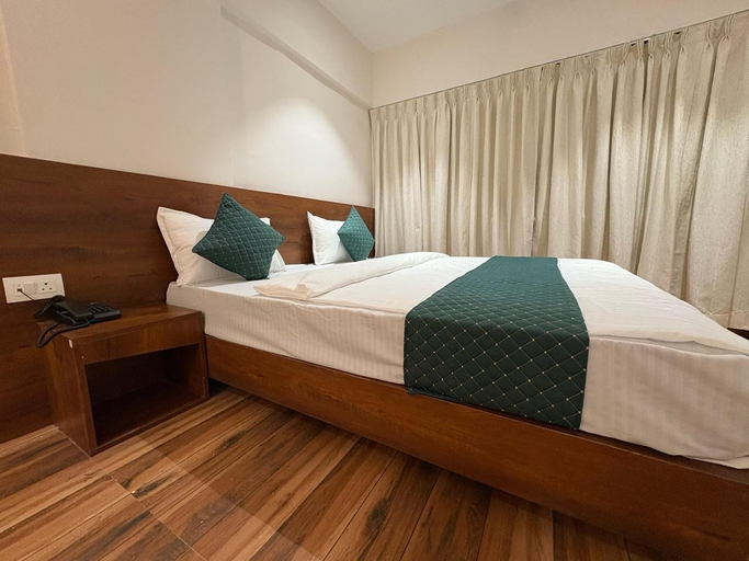 Room 5, Sindu Executive Lodging, Pune