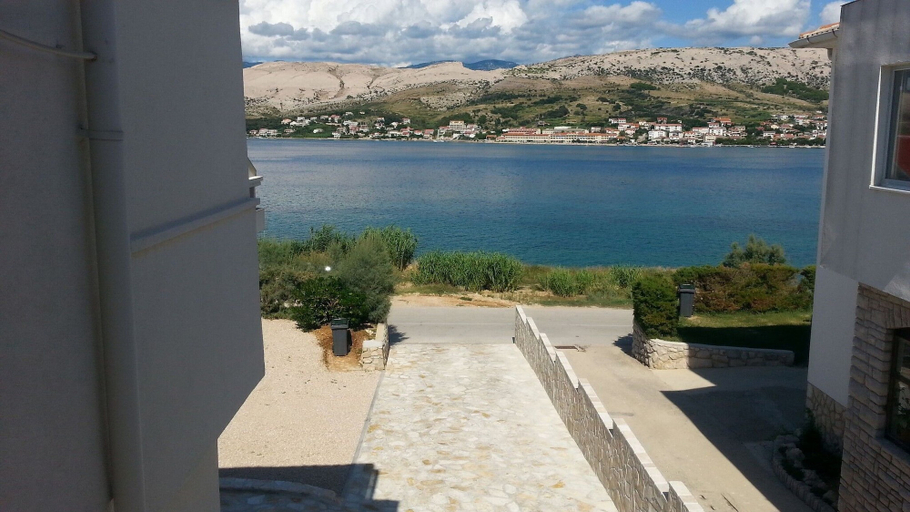 Others 2, Apartments Ena, Pag