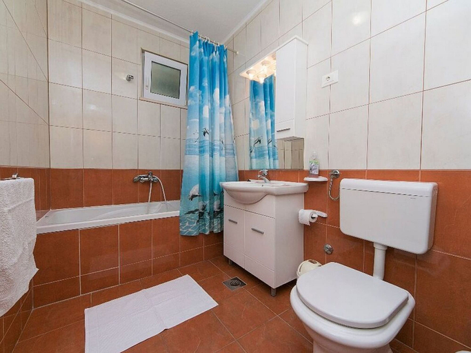 Bathroom 4, Apartments Mario, Brela