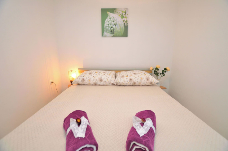 Bedroom 2, House Carlo, Kršan