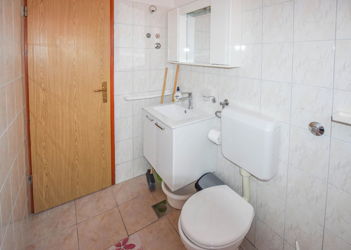 Bathroom 4, Apartments Anita, Tkon