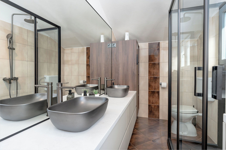 Bathroom 4, House Leonardo, Galovac