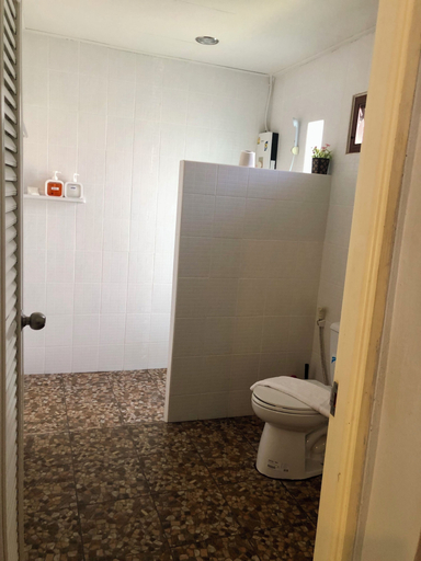 Bathroom 5, Lanta Wanida Resort, Ko Lanta