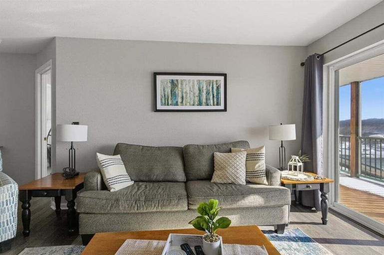 Living area 4, Serenity Now Retreat, Camden