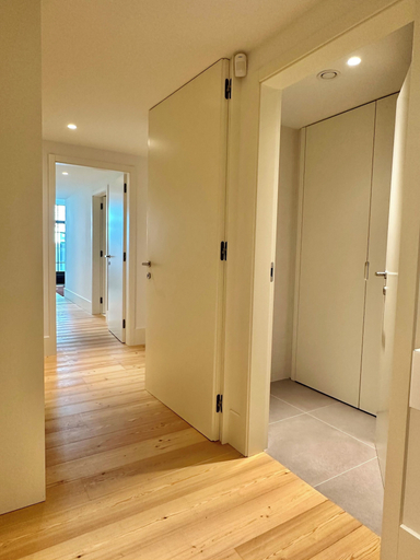 Hallway, YOUROPO - Bonjardim Prime, Porto