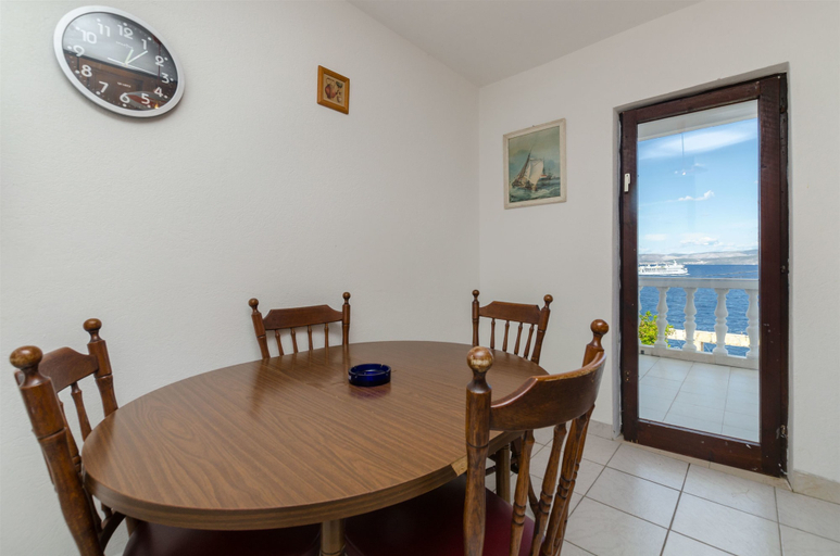Others 4, Apartment Barba, Šolta