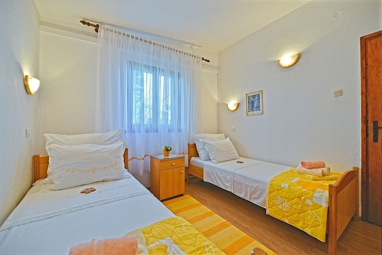 Bedroom 2, House Viki, Postira