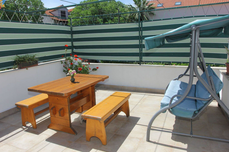 Others 5, Apartment Karla 4, Supetar