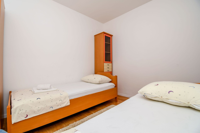 Room 5, Apartment Sweet, Marina