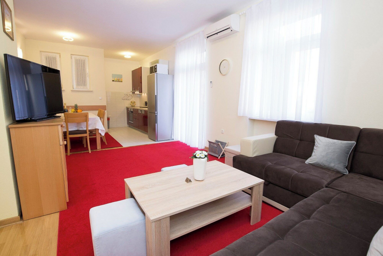 Living room 2, Apartment XXL Apartments, Split