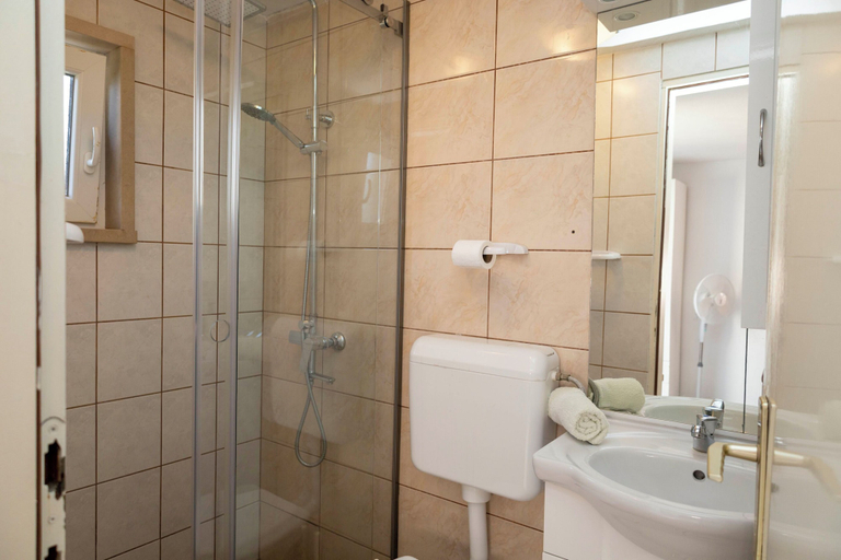 Bathroom 3, House Vicko, Supetar