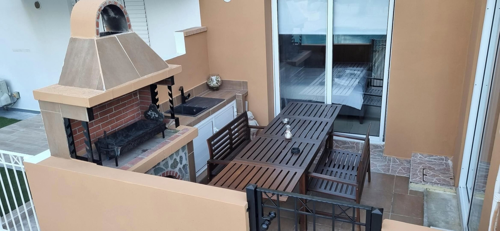 Outdoor dining, 2br-7 Guests-free Parking-pool-aircon