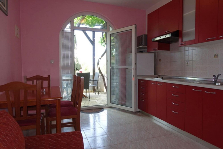 Others 4, Apartments Ivo, Nin