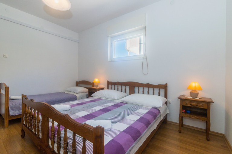 Bedroom 5, Apartments Vinka, Okrug
