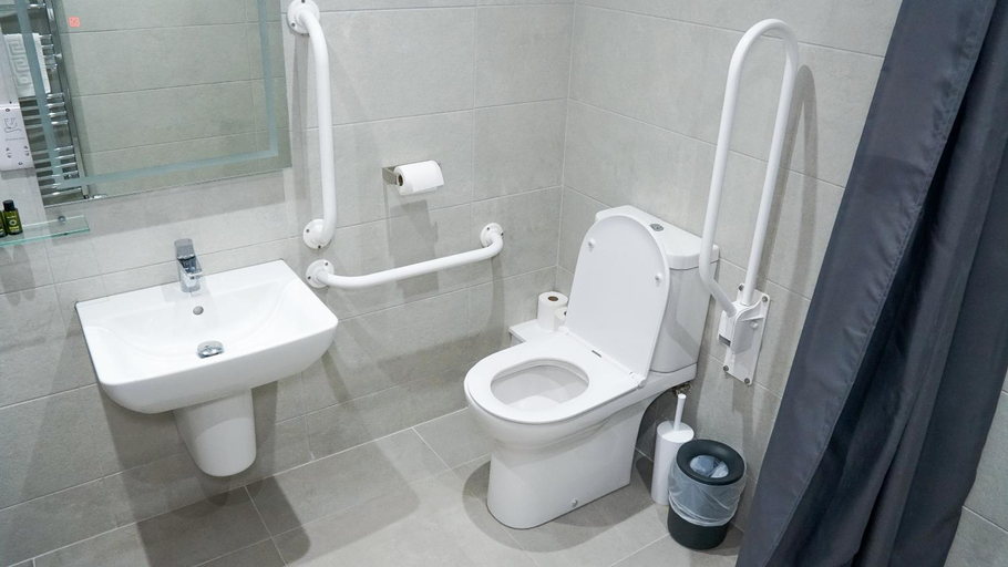 Bathroom 5, Penrhos Park, Ceredigion