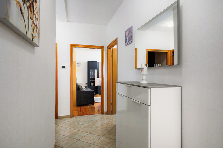 Others 5, Apartment Paradiz, Sveta Nedelja