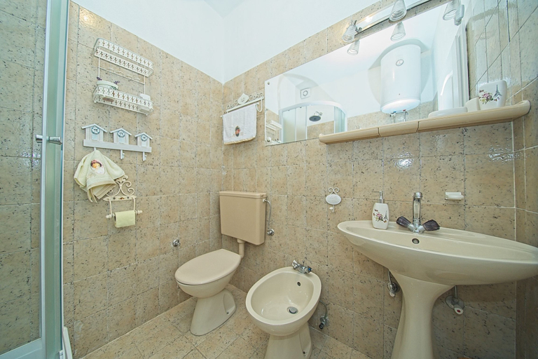 Bathroom 5, Apartment Sidro, Postira