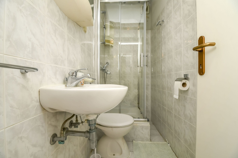Bathroom 3, Apartment Zeljko, Makarska