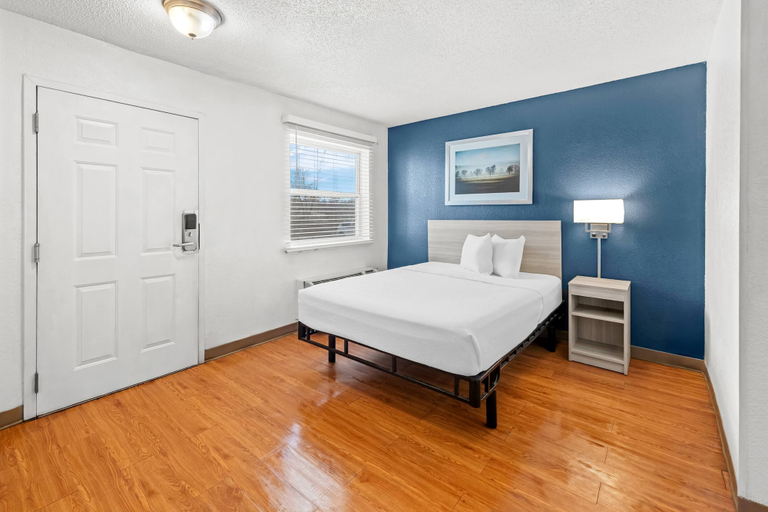 Bedroom 2, Birch Hill Suites Kansas City – Independence, Kansas City
