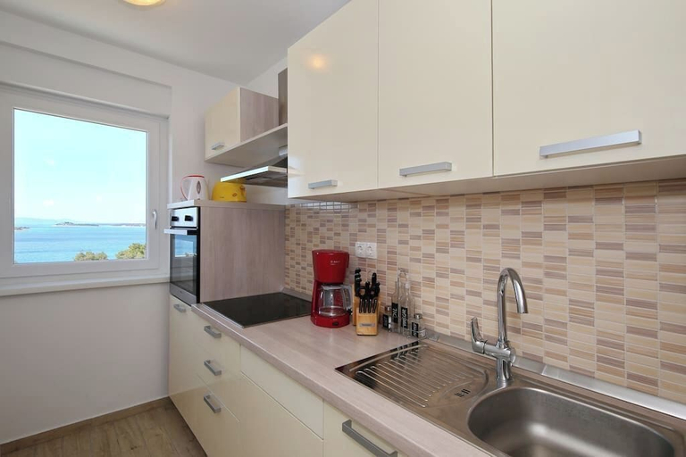Others 5, Apartment Kokolo, Pakoštane