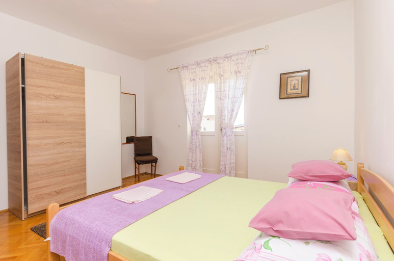 Bedroom 2, Apartment Roza, Vodice