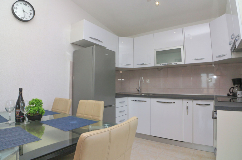 Others 4, Apartment Conte Cikara, Primošten