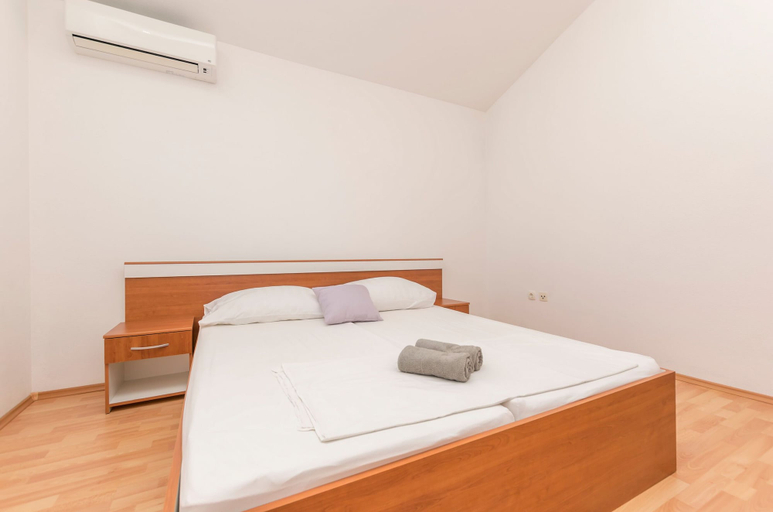Bedroom 4, Apartments Rosanda, Pirovac