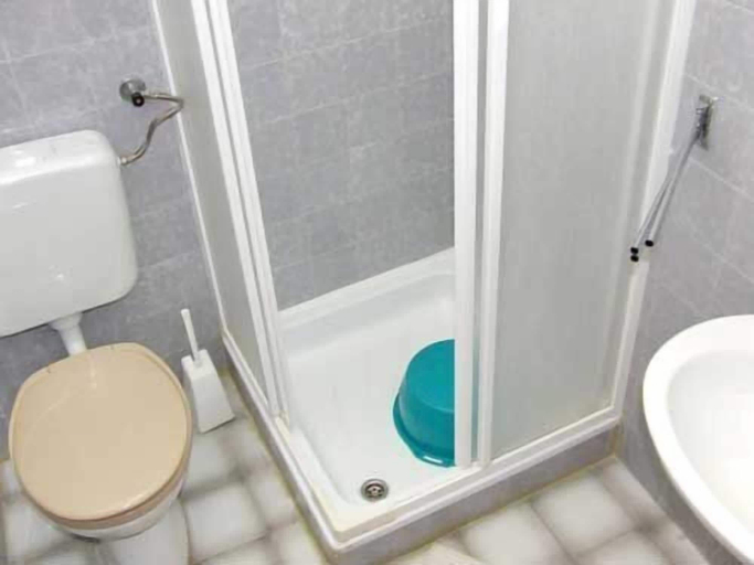 Bathroom 3, Apartments and Rooms Ana, Medulin