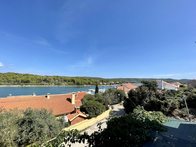 Others 5, Apartments Veli Rat, Sali
