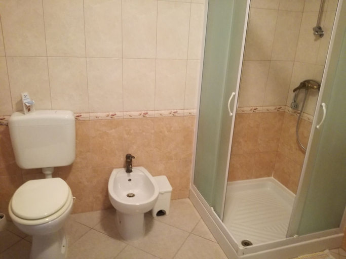 Bathroom 3, Apartments Danica, Umag