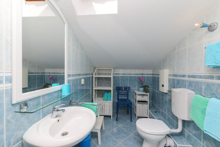 Bathroom 2, Apartment Ana, Supetar