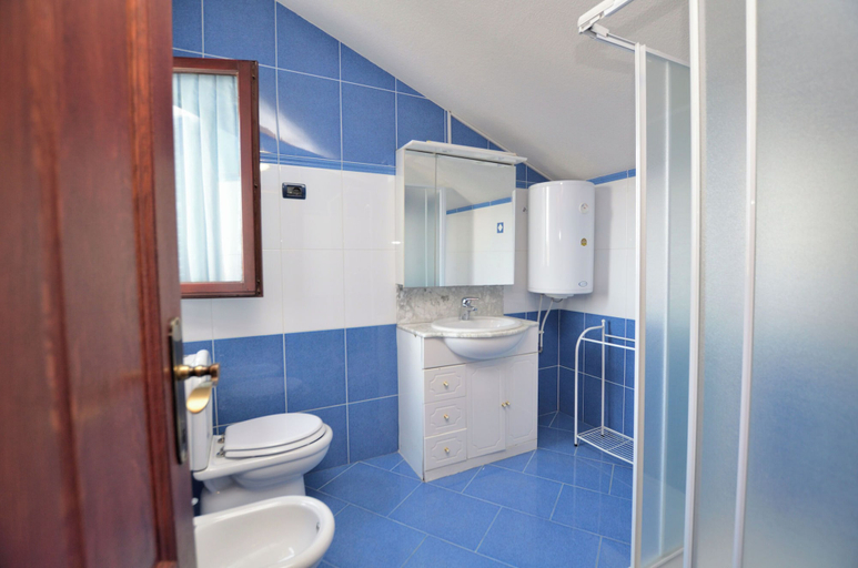 Bathroom 3, Apartment Reno, Umag