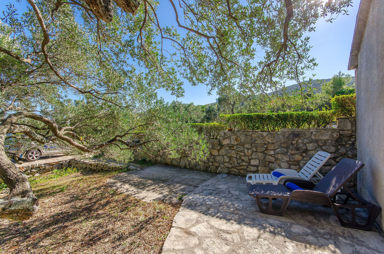 Property grounds 2, House Petar, Korčula