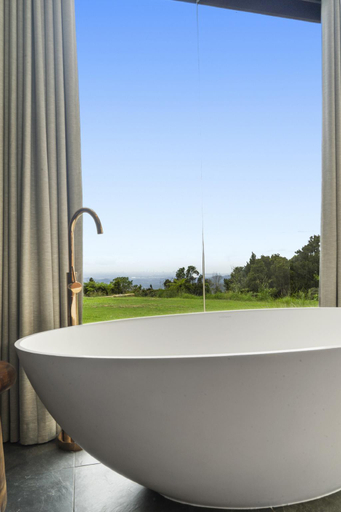 Bathroom 4, Scenic House with Private Yard & BBQ Area, Gold Coast