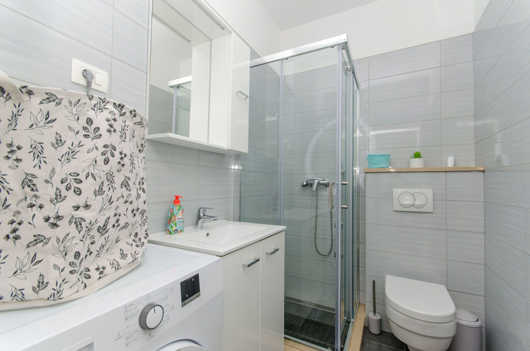 Bathroom 3, Apartments Marina, Postira